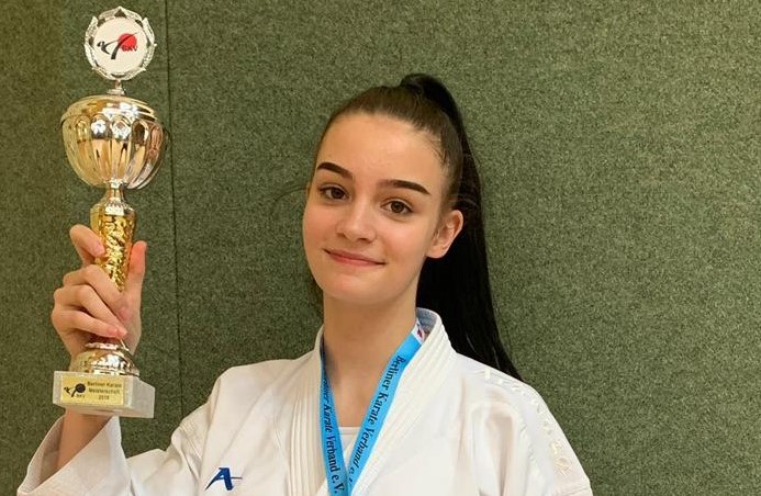 Charleene Tsoucalas ist Berliner Meisterin im Kumite (U18 bis 59KG)