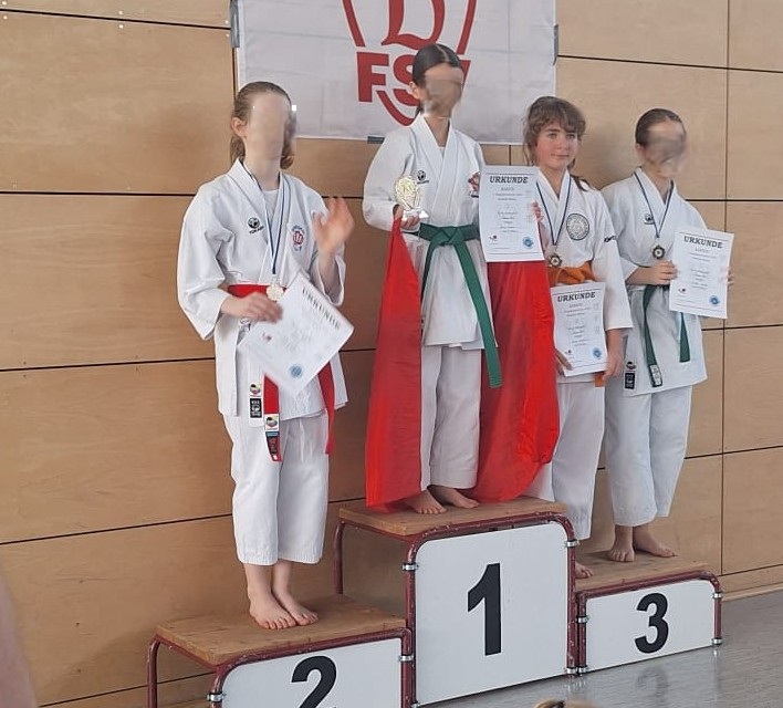 Elena 3Platz Kata